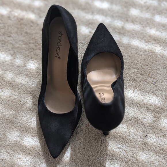 Classic Black Pumps by ShoeDazzle – Size 9 – Like New - Picture 2 of 4